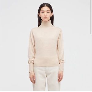 🛑SOLD🛑 Uniqlo U Extra Fine Merino Black Turtleneck